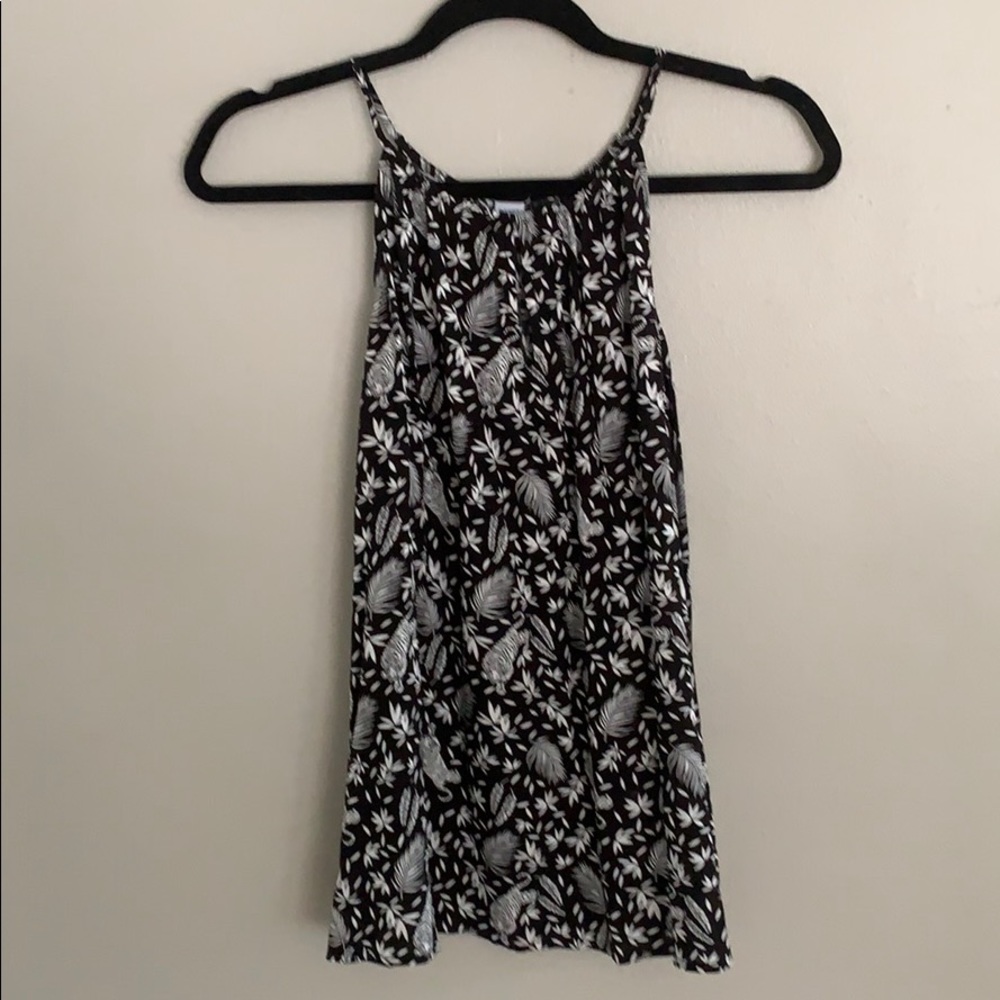 Keyhole top